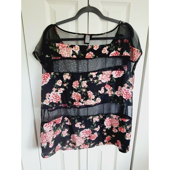 Torrid 1 Black Red Mesh Shirt Top Floral Size 1X Semi Sheer Round Neck‎ - Picture 6 of 7